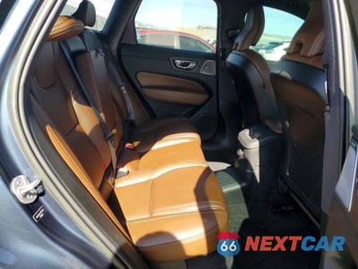 Zdjęcie 10 z 11 samochodu: 2023 VOLVO XC60 ULTIMATE VIN:YV4H60DA4P1226791 - miniatura