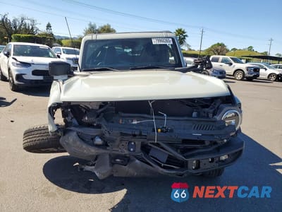 Piąte zdjęcie samochodu w środku: 2024 FORD BRONCO BIG BEND VIN:1FMDE7AH1RLA24217 - miniatura