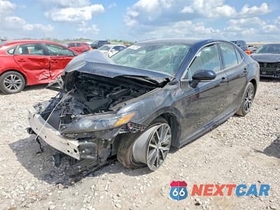 2023 TOYOTA CAMRY SE 4T1G11AK4PU791651 - główne zdjęcie licytacji z USA - miniatura