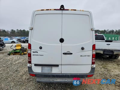 Zdjęcie 6 z 13 samochodu: 2015 MERCEDES-BENZ SPRINTER 2500 VIN:WD3PE7DC3FP162583 - miniatura