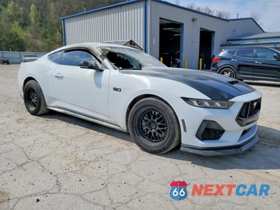Czwarte zdjęcie samochodu z boku: 2024 FORD MUSTANG GT VIN:1FA6P8CF9R5435464 - miniatura