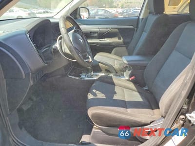 Zdjęcie 7 z 12 samochodu: 2018 MITSUBISHI OUTLANDER SE VIN:JA4AZ3A36JZ058819 - miniatura