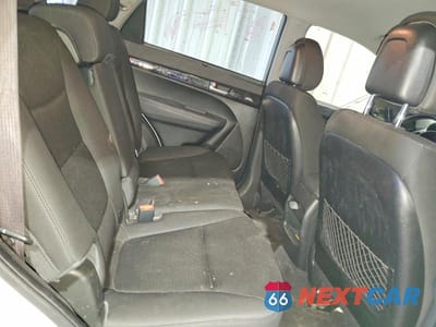 Zdjęcie 11 z 13 samochodu: 2014 KIA SORENTO LX VIN:5XYKTDA67EG468335 - miniatura
