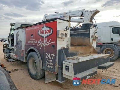 Trzecie zdjęcie samochodu z tyłu: 2018 INTERNATIONAL 4300 UTILITY / SERVICE TRUCK VIN:1HTMMMML5JH350229 - miniatura
