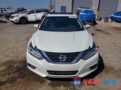 Piąte zdjęcie samochodu w środku: 2017 NISSAN ALTIMA 2.5 SV VIN:1N4AL3AP5HC203166 - miniatura