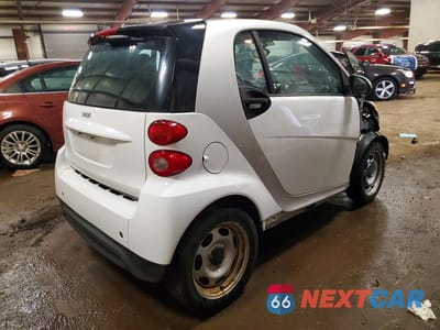 Trzecie zdjęcie samochodu z tyłu: 2015 SMART FORTWO PURE VIN:WMEEJ3BAXFK791906 - miniatura