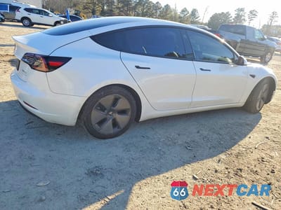 Trzecie zdjęcie samochodu z tyłu: 2021 TESLA MODEL 3 VIN:5YJ3E1EB2MF943660 - miniatura