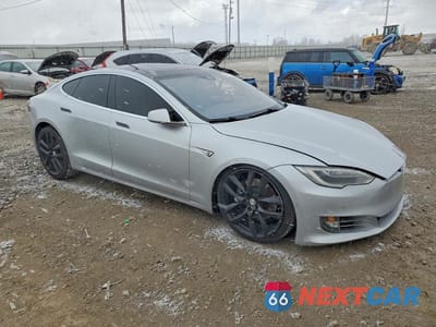 Czwarte zdjęcie samochodu z boku: 2016 TESLA MODEL S VIN:5YJSA1E22GF157854 - miniatura