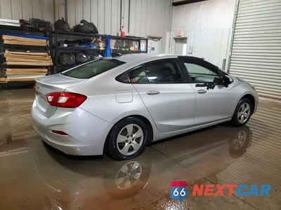 Trzecie zdjęcie samochodu z tyłu: 2018 CHEVROLET CRUZE LS VIN:1G1BC5SM0J7194365 - miniatura