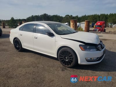 Czwarte zdjęcie samochodu z boku: 2015 VOLKSWAGEN PASSAT SE VIN:1VWBS7A32FC079700 - miniatura