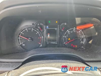Zdjęcie 9 z 13 samochodu: 2023 TOYOTA 4RUNNER SR5 VIN:JTEEU5JR7P5292341 - miniatura