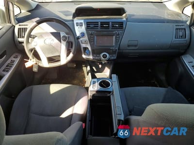 Zdjęcie 8 z 13 samochodu: 2014 TOYOTA PRIUS V THREE VIN:JTDZN3EU5EJ001619 - miniatura