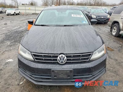 Piąte zdjęcie samochodu w środku: 2018 VOLKSWAGEN JETTA S VIN:3VW2B7AJ3JM262674 - miniatura