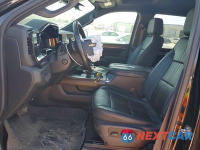 Zdjęcie 7 z 12 samochodu: 2022 CHEVROLET SILVERADO K1500 HIGH COUNTRY VIN:1GCUDJED5NZ632373 - miniatura