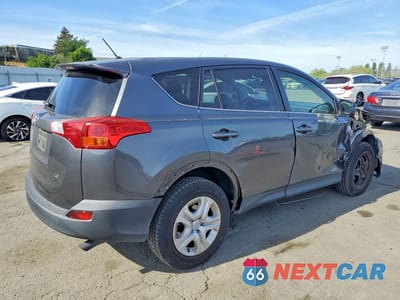 Trzecie zdjęcie samochodu z tyłu: 2015 TOYOTA RAV4 LE VIN:JTMZFREV6FD077858 - miniatura