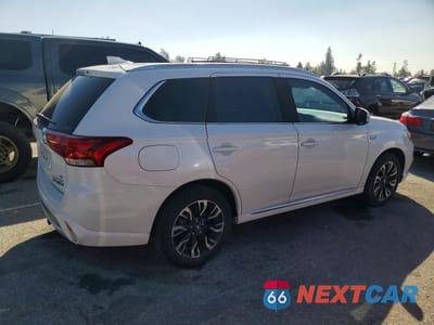 Trzecie zdjęcie samochodu z tyłu: 2018 MITSUBISHI OUTLANDER SE VIN:JA4J24A50JZ057208 - miniatura