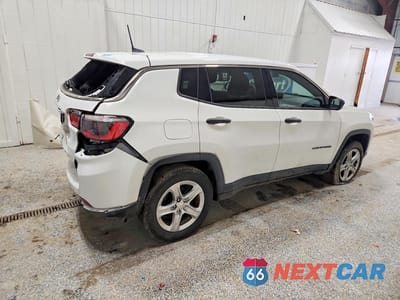 Trzecie zdjęcie samochodu z tyłu: 2023 JEEP COMPASS SPORT VIN:3C4NJDAN6PT512282 - miniatura
