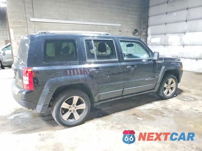 Trzecie zdjęcie samochodu z tyłu: 2017 JEEP PATRIOT LATITUDE VIN:1C4NJRFB8HD206011 - miniatura