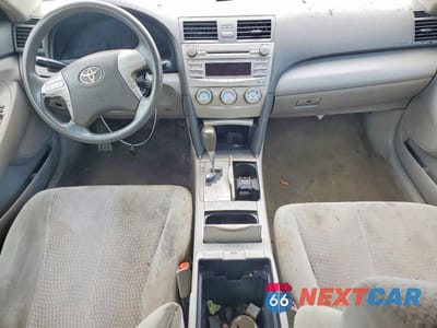 Zdjęcie 8 z 11 samochodu: 2010 TOYOTA CAMRY LE VIN:4T4BF3EK9AR081112 - miniatura