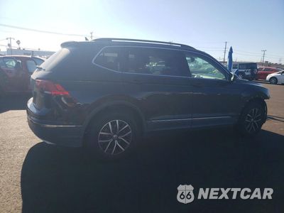 Trzecie zdjęcie samochodu z tyłu: 2018 VOLKSWAGEN TIGUAN SE VIN:3VV3B7AX8JM220045 - miniatura