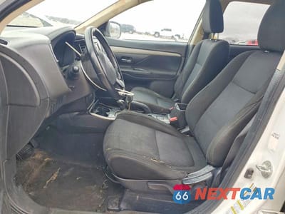 Zdjęcie 7 z 13 samochodu: 2017 MITSUBISHI OUTLANDER ES VIN:JA4AD2A31HZ023088 - miniatura