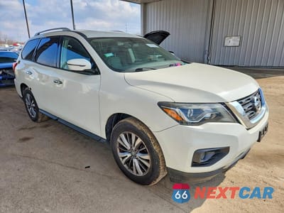 Czwarte zdjęcie samochodu z boku: 2019 NISSAN PATHFINDER SV VIN:5N1DR2MN1KC620295 - miniatura
