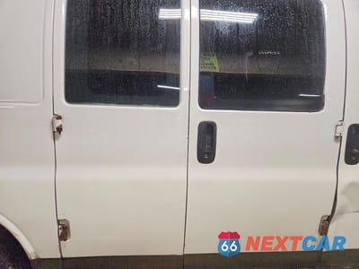 Zdjęcie 11 z 14 samochodu: 2003 CHEVROLET EXPRESS 1500 UTILITY / SERVICE VAN VIN:1GCFG15X931219491 - miniatura