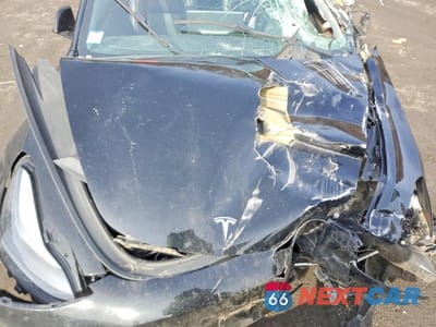 Zdjęcie 11 z 12 samochodu: 2023 TESLA MODEL 3 VIN:5YJ3E1EAXPF434976 - miniatura