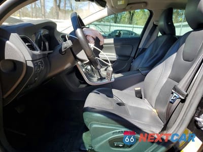 Zdjęcie 7 z 12 samochodu: 2018 VOLVO S60 PREMIER VIN:LYV402HK1JB179043 - miniatura