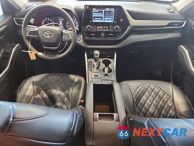 Zdjęcie 8 z 11 samochodu: 2021 TOYOTA HIGHLANDER L VIN:5TDCZRBH0MS075827 - miniatura