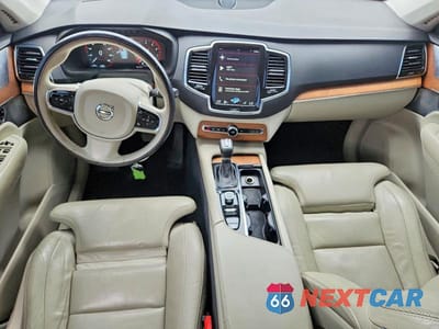 Zdjęcie 8 z 13 samochodu: 2016 VOLVO XC90 T6 VIN:YV4A22PL2G1072975 - miniatura