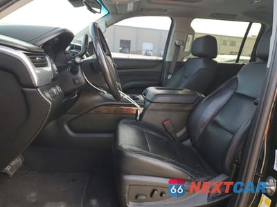 Zdjęcie 7 z 13 samochodu: 2019 CHEVROLET SUBURBAN K1500 LT VIN:1GNSKHKC2KR336683 - miniatura