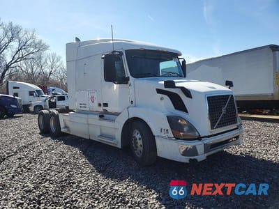 2007 VOLVO VNL SEMI TRUCK 4V4NC9GH57N463587 - główne zdjęcie licytacji z USA - miniatura