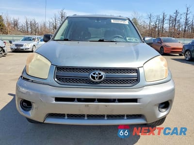 Piąte zdjęcie samochodu w środku: 2005 TOYOTA RAV4 BASE VIN:JTEHD20V350053101 - miniatura