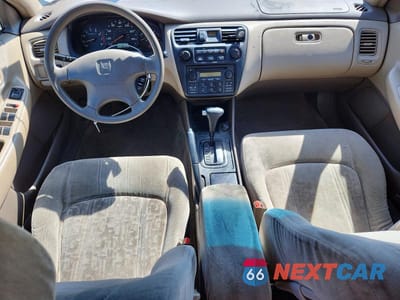 Zdjęcie 8 z 12 samochodu: 2000 HONDA ACCORD EX VIN:1HGCG6679YA146632 - miniatura