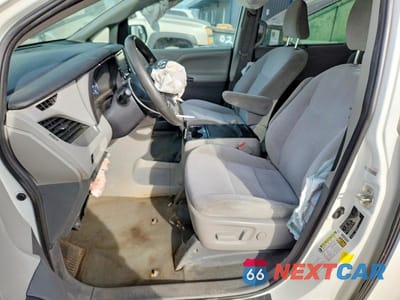 Zdjęcie 7 z 14 samochodu: 2020 TOYOTA SIENNA LE 7-PASSENGER VIN:5TDJZ3DC9LS241041 - miniatura