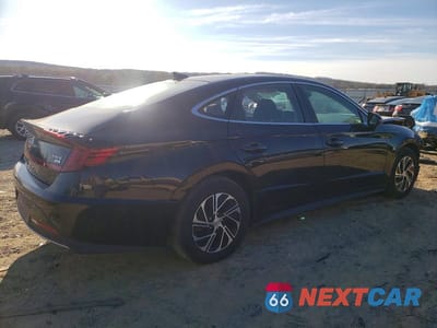 Trzecie zdjęcie samochodu z tyłu: 2022 HYUNDAI SONATA HYBRID 4D VIN:KMHL24JJXNA048303 - miniatura