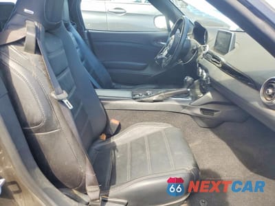 Zdjęcie 10 z 13 samochodu: 2017 FIAT 124 SPIDER CLASSICA VIN:JC1NFAEK2H0104003 - miniatura