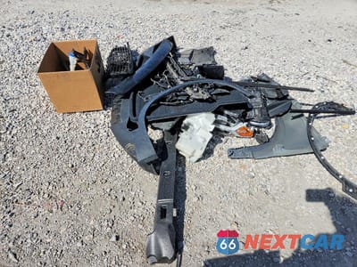 Zdjęcie 12 z 12 samochodu: 2022 VOLVO XC40 T5 R-DESIGN VIN:YV4162UM5N2693524 - miniatura