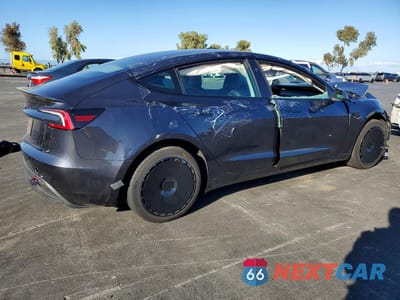 Trzecie zdjęcie samochodu z tyłu: 2025 TESLA MODEL 3 VIN:5YJ3E1EA1SF921055 - miniatura