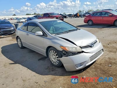 Czwarte zdjęcie samochodu z boku: 2008 HONDA CIVIC LX VIN:2HGFG12618H576718 - miniatura