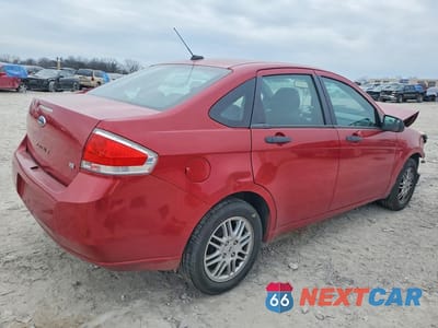 Trzecie zdjęcie samochodu z tyłu: 2011 FORD FOCUS SE VIN:1FAHP3FN8BW146817 - miniatura