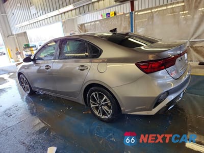 Drugie zdjęcie samochodu z przodu: 2024 KIA FORTE LXS VIN:3KPF24AD4RE840042 - miniatura