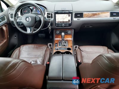 Zdjęcie 8 z 12 samochodu: 2011 VOLKSWAGEN TOUAREG V6 TDI VIN:WVGFK9BP4BD007298 - miniatura