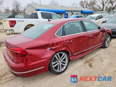 Trzecie zdjęcie samochodu z tyłu: 2017 VOLKSWAGEN PASSAT R-LINE VIN:1VWDT7A32HC033289 - miniatura
