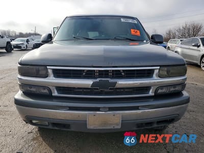 Piąte zdjęcie samochodu w środku: 2001 CHEVROLET SUBURBAN C1500 VIN:3GNEC16T81G156828 - miniatura