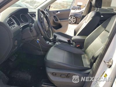 Zdjęcie 7 z 14 samochodu: 2018 VOLKSWAGEN TIGUAN SE VIN:3VV2B7AX6JM000690 - miniatura
