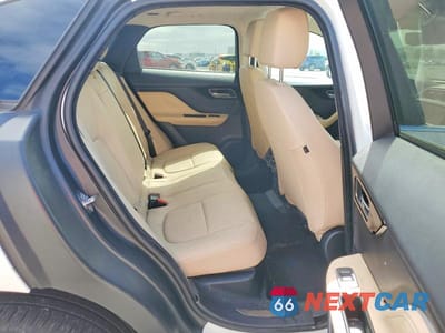 Zdjęcie 11 z 14 samochodu: 2019 JAGUAR F-PACE VIN:SADCS2FX4KA390948 - miniatura