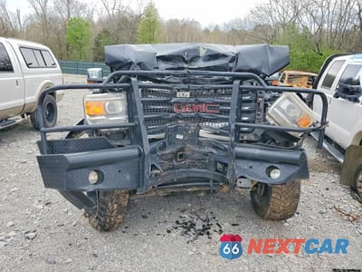 Piąte zdjęcie samochodu w środku: 2016 GMC SIERRA K2500 SLT VIN:1GT12TE85GF117871 - miniatura