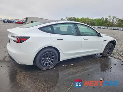 Trzecie zdjęcie samochodu z tyłu: 2025 TESLA MODEL 3 VIN:5YJ3E1EA4SF131586 - miniatura